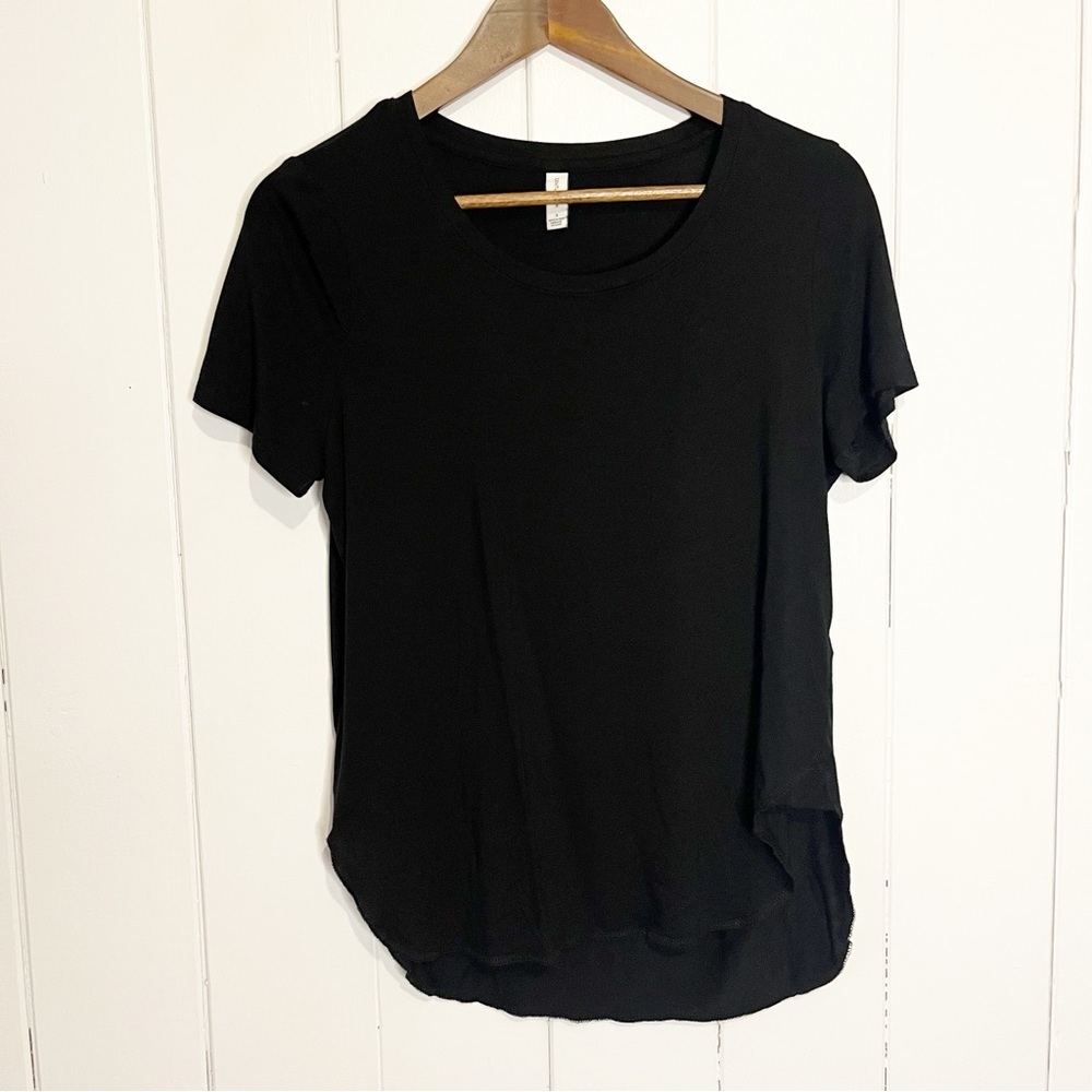 Gentle Fawn Black T-Shirt. Size Small.